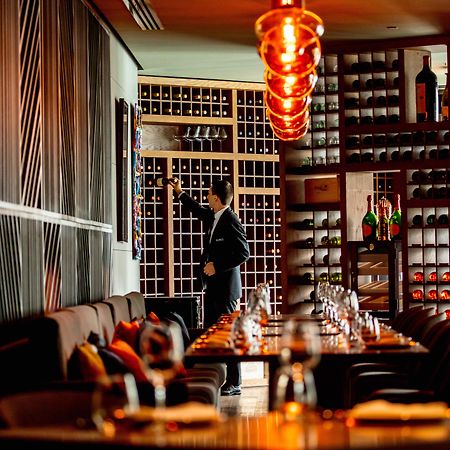 Intercontinental Dubai Marina By Ihg Hotel Luaran gambar Wine cellar at the restaurant