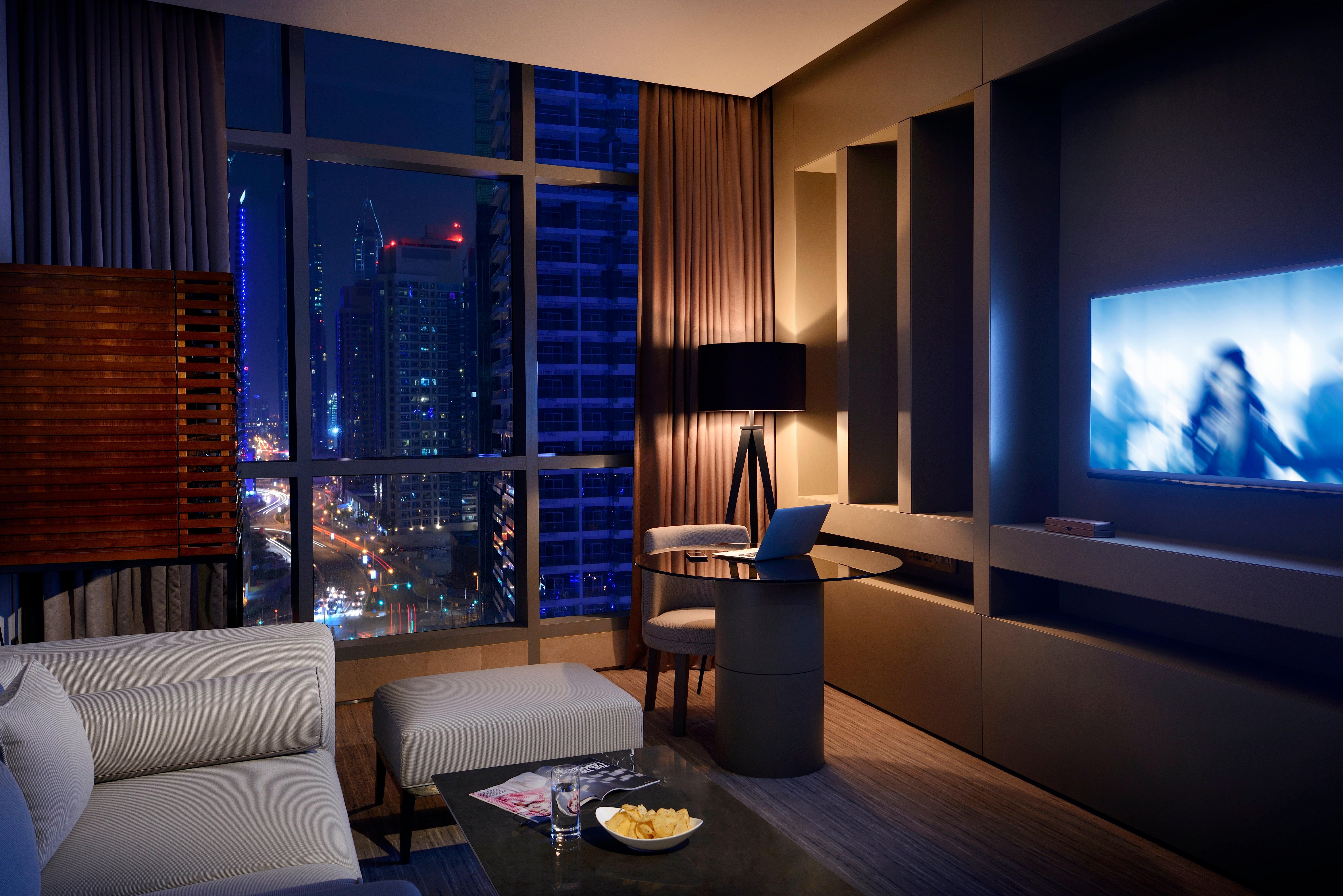 Intercontinental Dubai Marina By Ihg Hotel Luaran gambar A living room at the Ritz-Carlton, Dubai