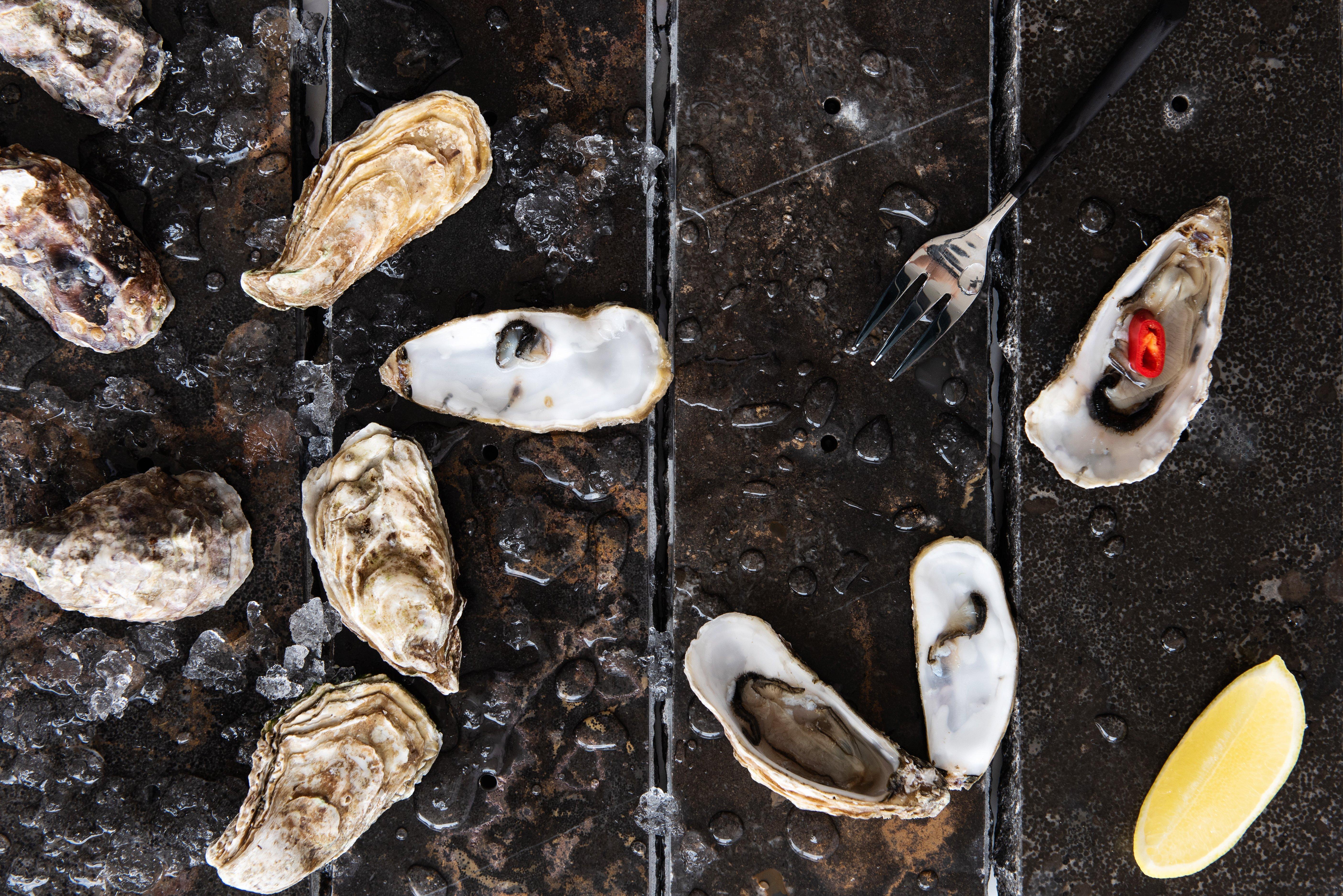 Intercontinental Dubai Marina By Ihg Hotel Luaran gambar Oysters